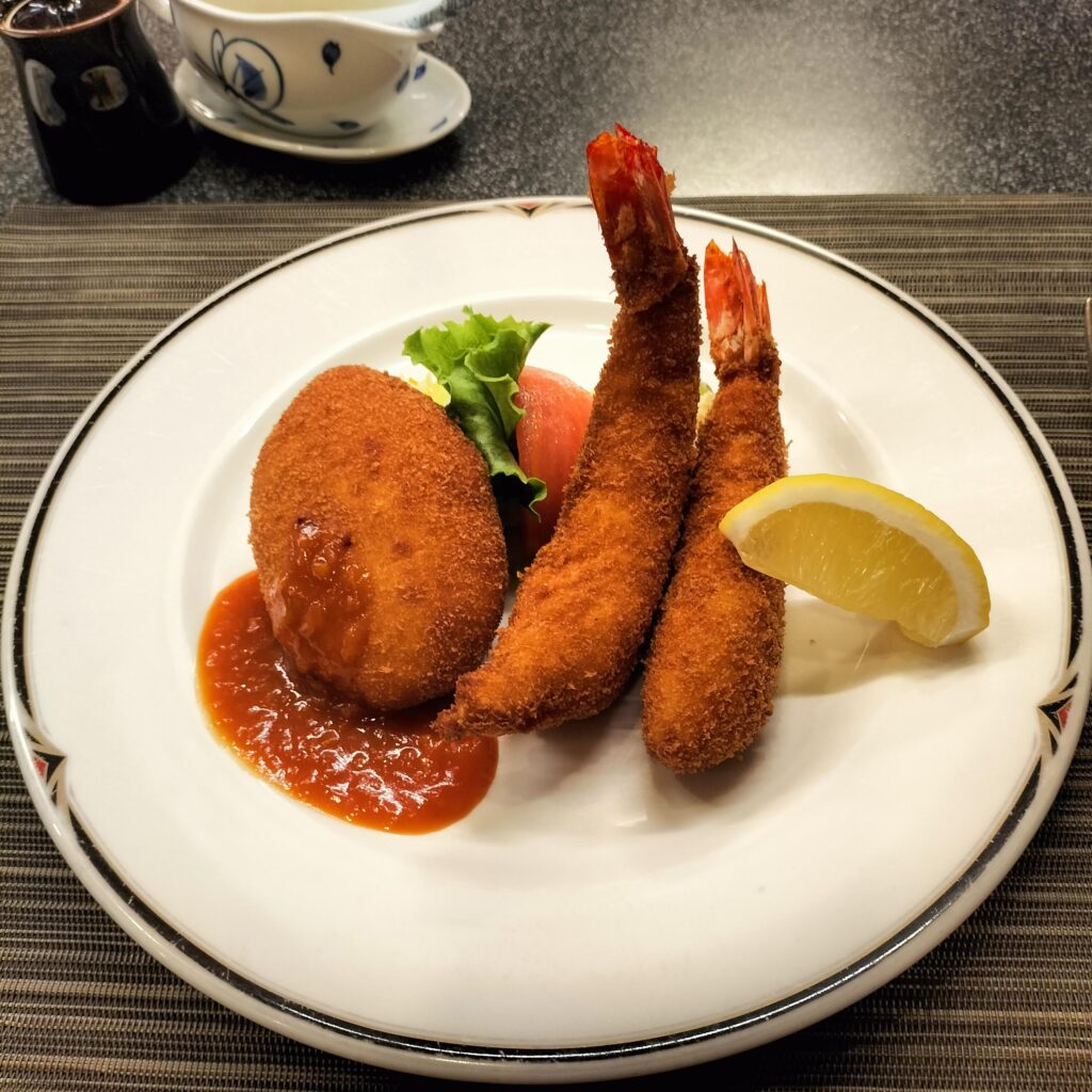 祇園の美味しい洋食！みしなでカニクリームコロッケとエビフライに舌鼓