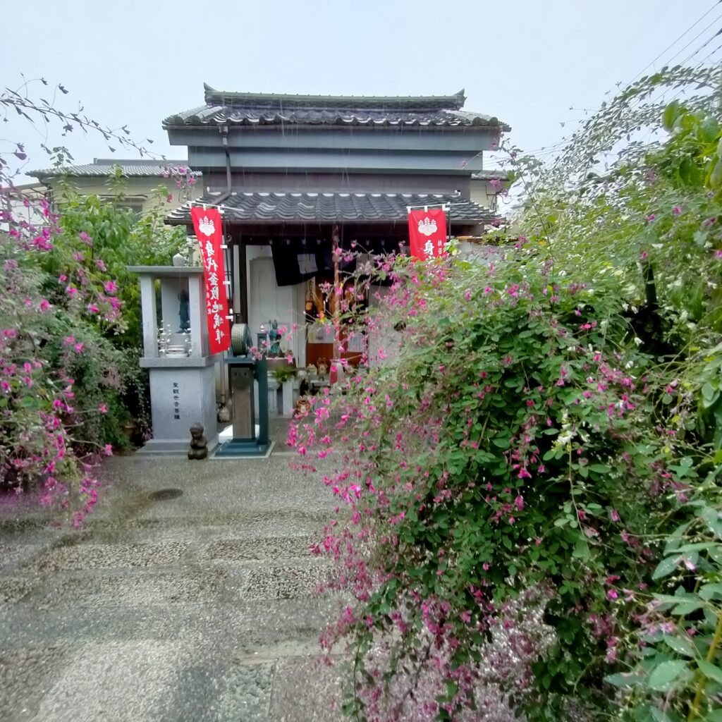 「萩振る舞い」は必見！勝念寺(かましきさん)は萩が美しい穴場